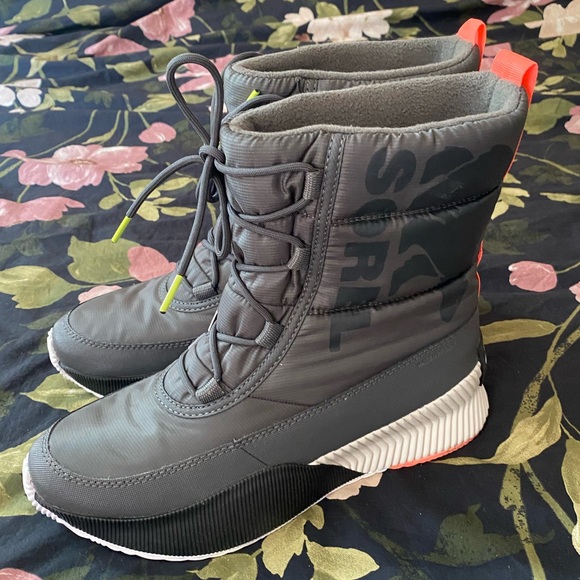 NEW Sorel Out N About III Puffy Lace Boot - Picture 4 of 12